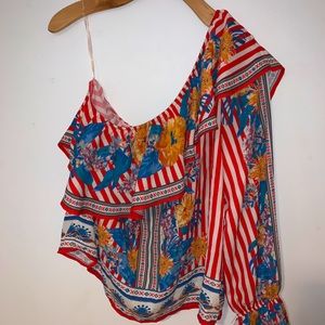 One shoulder top